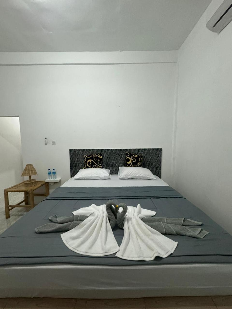 Black Sweet Homestay Dua Gili Air Eksteriør billede