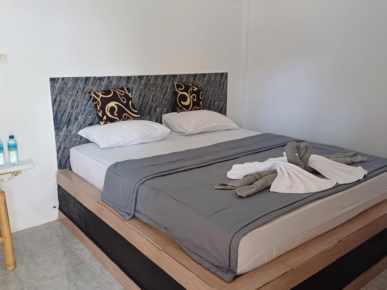 Black Sweet Homestay Dua Gili Air Eksteriør billede